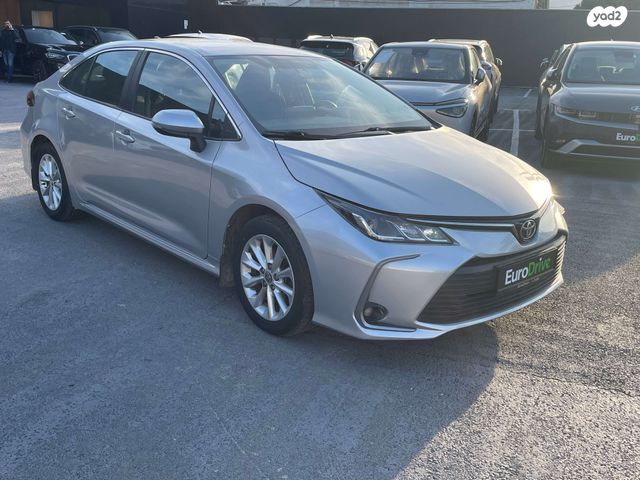 טויוטה קורולה