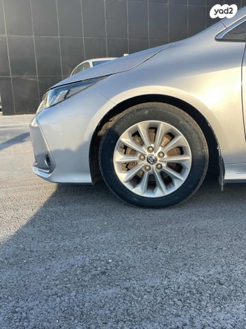 טויוטה קורולה