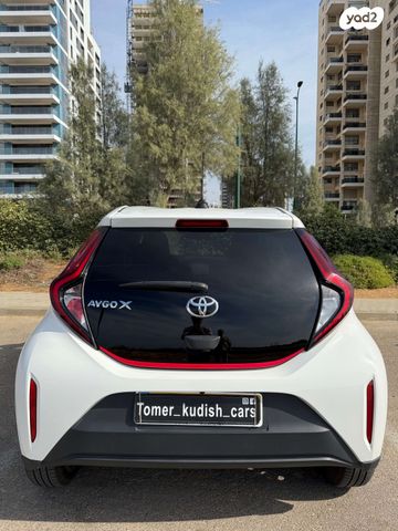 טויוטה אייגו X