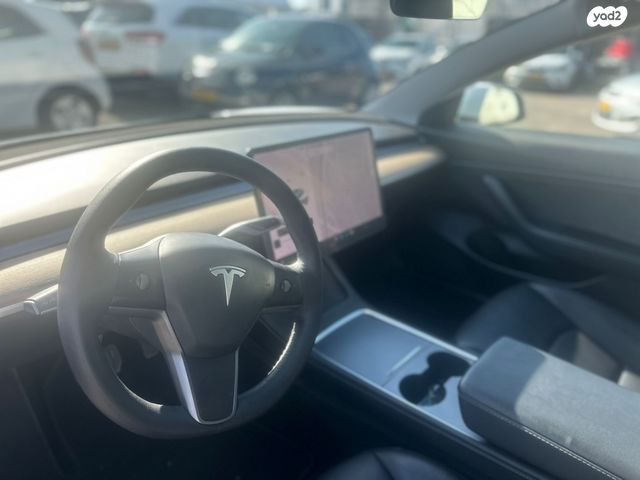 טסלה מודל 3