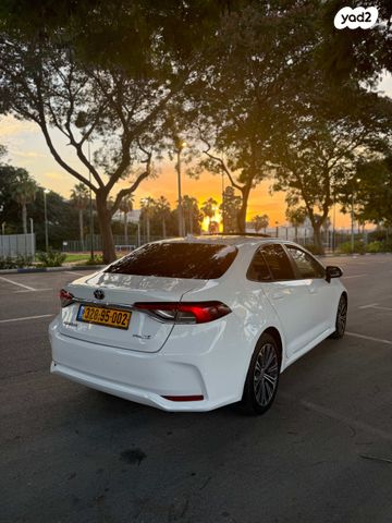 טויוטה קורולה