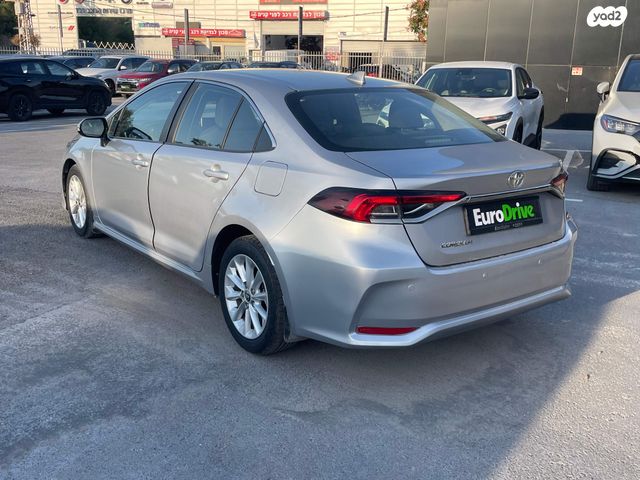 טויוטה קורולה