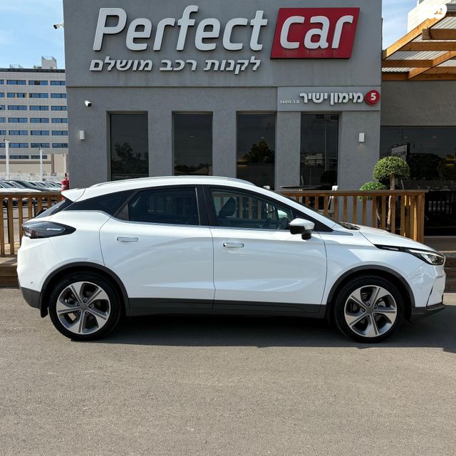 מודעת רכב ג׳ילי Geometry C 2