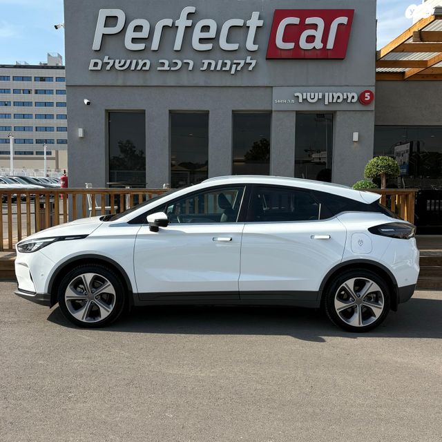 ג׳ילי Geometry C