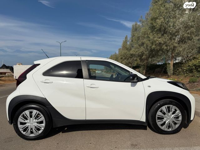 טויוטה אייגו X