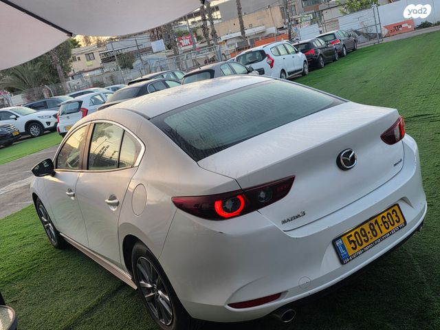 מאזדה 3