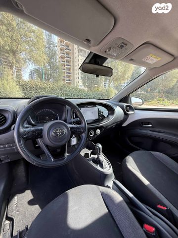 טויוטה אייגו X