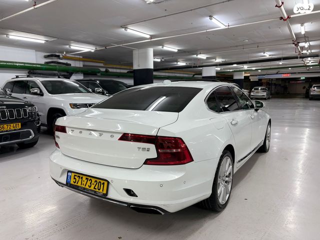 וולוו S90
