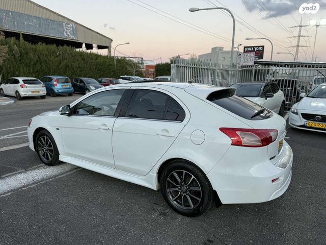 מיצובישי לנסר