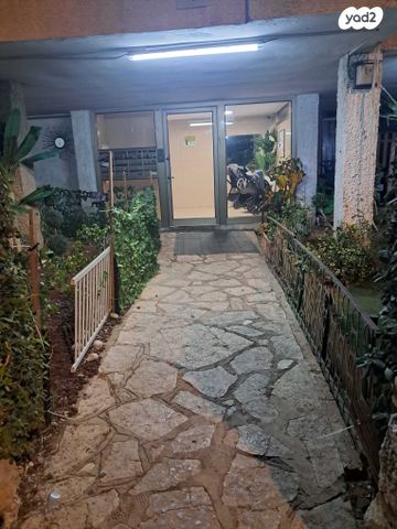 דירה, חיים סירני 4, אבני חן, רחובות