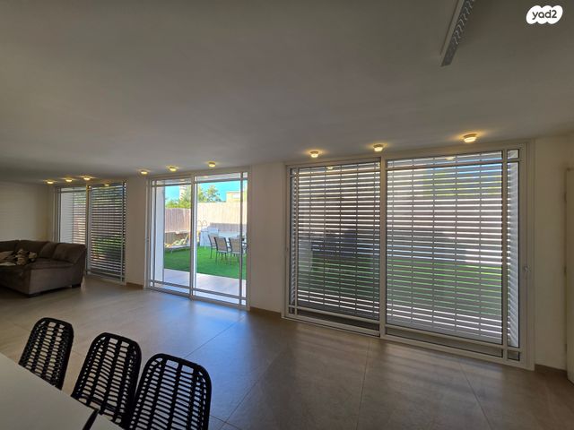 בית פרטי/ קוטג', מירון 19, קרית בנימין, קרית אתא