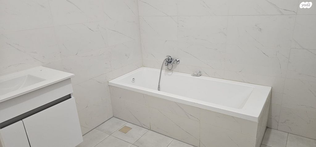 דירה, רח 7038 6, שאר העיר, נצרת