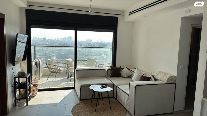 שולמית אלוני 7