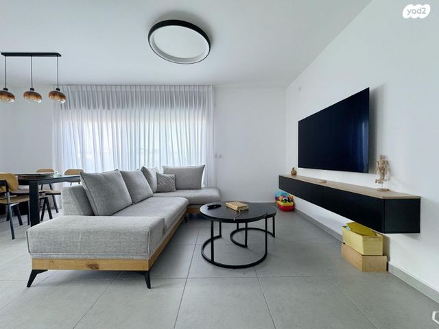 דירה, אריק איינשטיין 16, הרקפות, ראשון לציון