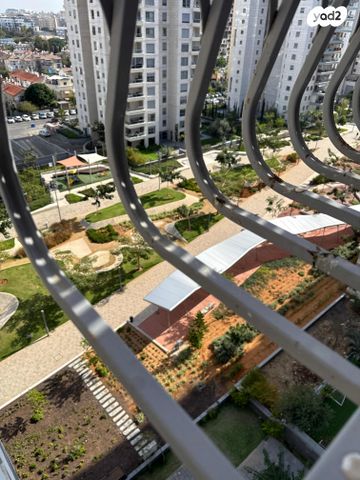 דירה, היינץ כהן 2, קרית אילון, חולון