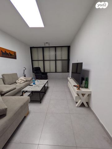 דירה, הירדן 26, נגבה, רמת גן