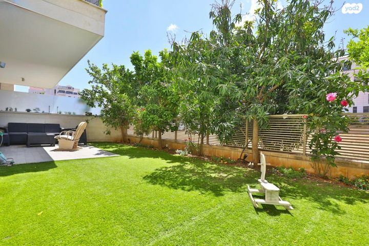 דירת גן, שושנה דמארי 11, נווה זמר, רעננה