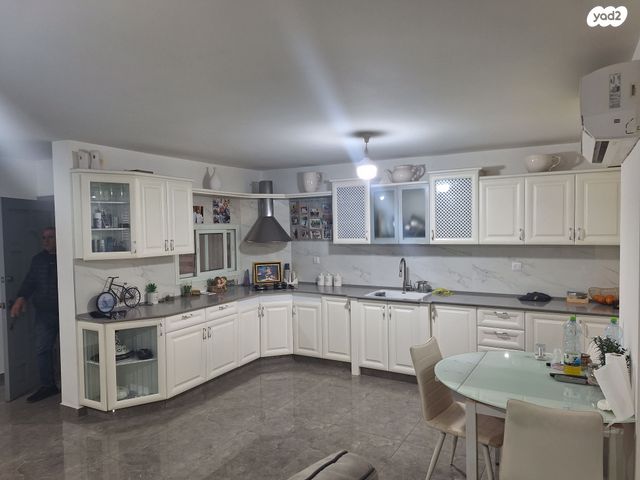 בית פרטי/ קוטג', שדרות גת 11, בני ישראל, קרית גת