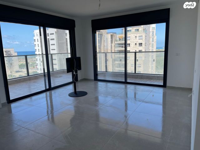 שדרות מנחם בגין 26