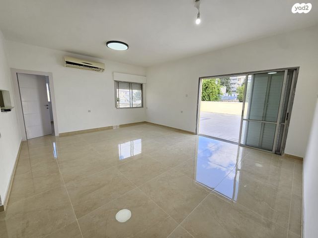 גג/ פנטהאוז, ארלוזורוב 20, מרכז העיר, קרית אתא