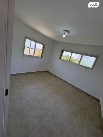 דופלקס, יוסף ויתקין 8, נווה עובד, חדרה