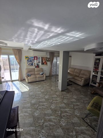 דירת גן, אריה אלטמן 16, פסגת זאב, ירושלים