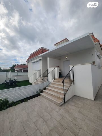 בית פרטי/ קוטג', מירון 19, קרית בנימין, קרית אתא