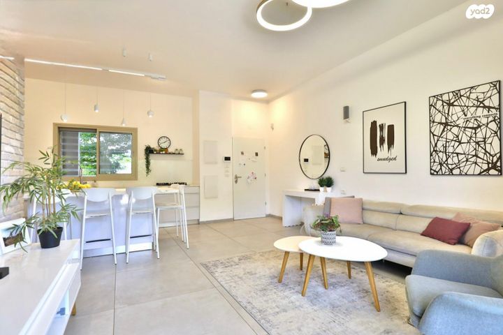 דירת גן, שושנה דמארי 11, נווה זמר, רעננה