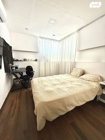 טריפלקס, הבוצרים 7, קרית כרמים, ראשון לציון