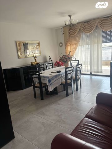 דירה, דרך ארץ 20, החורש, חריש