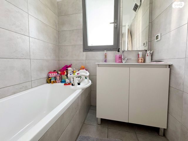 דירה, אריק איינשטיין 16, הרקפות, ראשון לציון