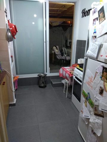 דירה, שדרות יצחק בן צבי 56, שאר העיר, קדימה צורן