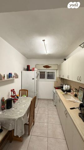 דירה, הוגו מולר 42, בן גוריון, קרית אתא