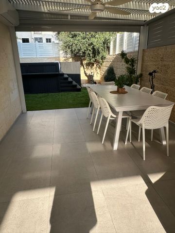 דירת גן, דוכיפת 45, הציפורים, מודיעין מכבים רעות