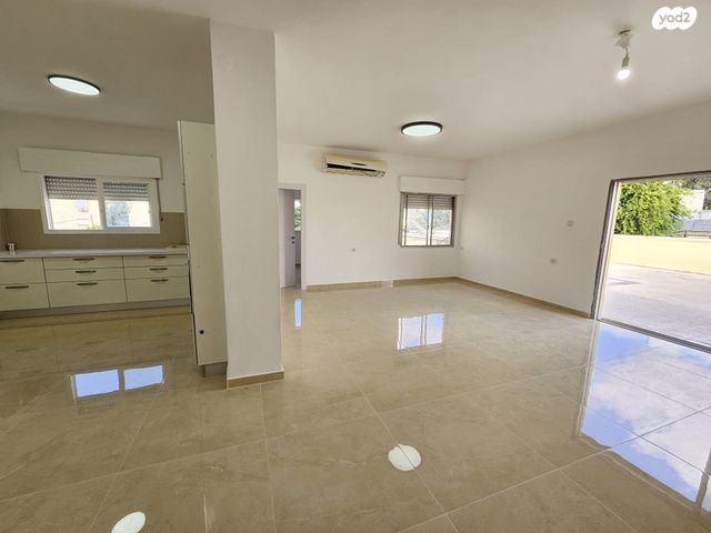 גג/ פנטהאוז, ארלוזורוב 20, מרכז העיר, קרית אתא