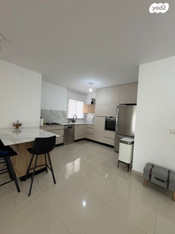 דירה, שדרות עמק חפר 22, שקמים ואגמים, אשקלון