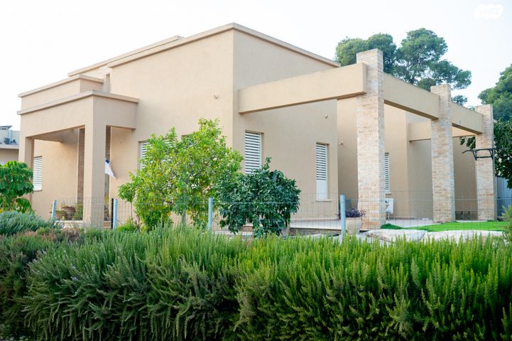 בית פרטי/ קוטג', מפרץ חנייה 1, להב, להב