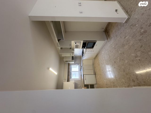 דירה, הכרמל 11, שיכוני מזרחי, כפר סבא