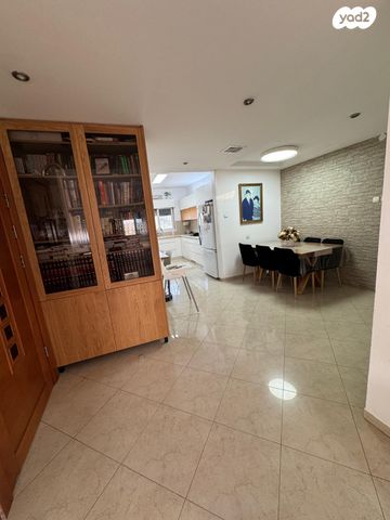 גג/ פנטהאוז, ריינס 9, קרית שמואל, חיפה