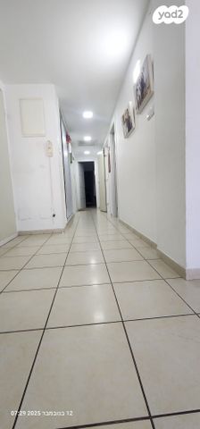 דירה, המרווה 3, צמח השדה, מעלה אדומים