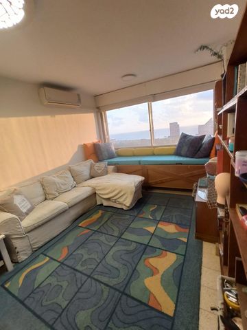 אסתר המלכה 30