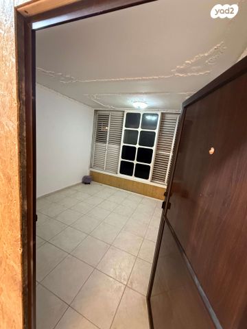 דירה, מורדי הגטאות 4, שכונת גפן, רמת גן