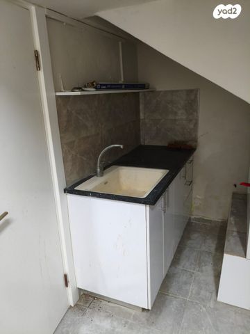 דירה, פבזנר 38, הדר מרכז, חיפה