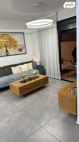 דירת גן, ביאליק 64, מרכז, קרית עבודה, חולון