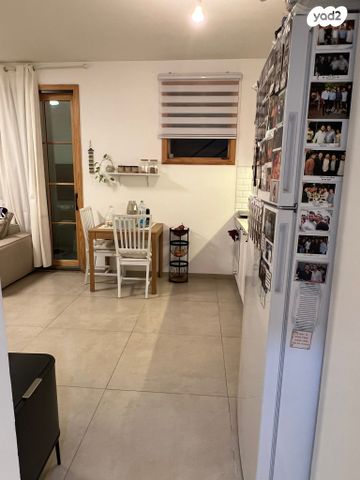 יחידת דיור, הפרדס 5, אירוס, אירוס