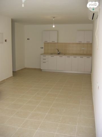 יחידת דיור, פינס 8, שיכוני מזרחי, כפר סבא