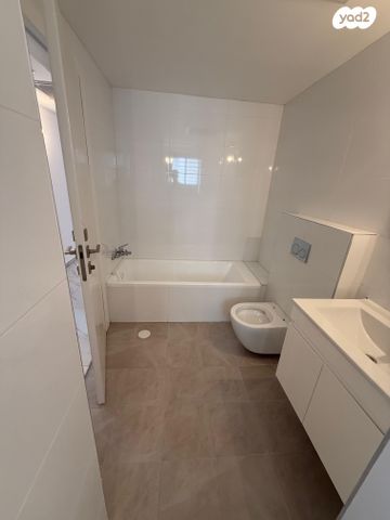 דירה, ש"י עגנון 4, שיכון רסקו, קרית אונו