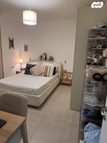 יחידת דיור, הפרדס 5, אירוס, אירוס