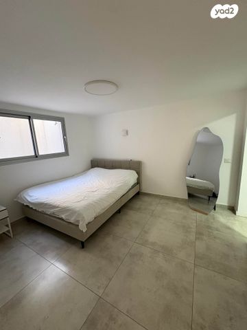 מרתף/ פרטר, נעמי שמר 1, ברנע, אשקלון