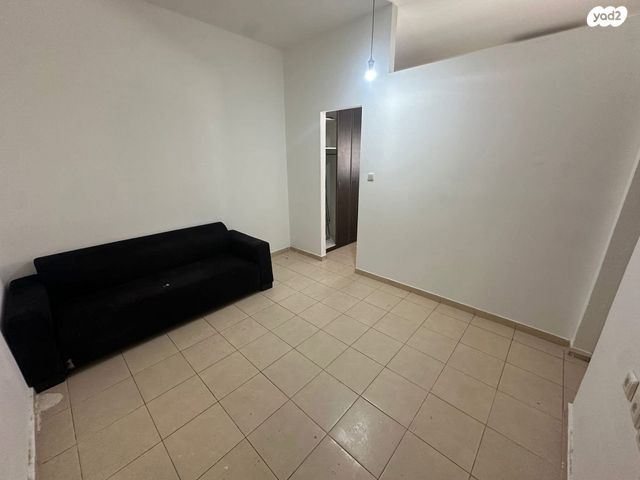 יחידת דיור, הרצל 186, א' / צפון מזרח העיר, רחובות